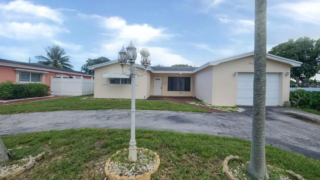 3498 NW 32nd Court Lauderdale Lakes FL 33309