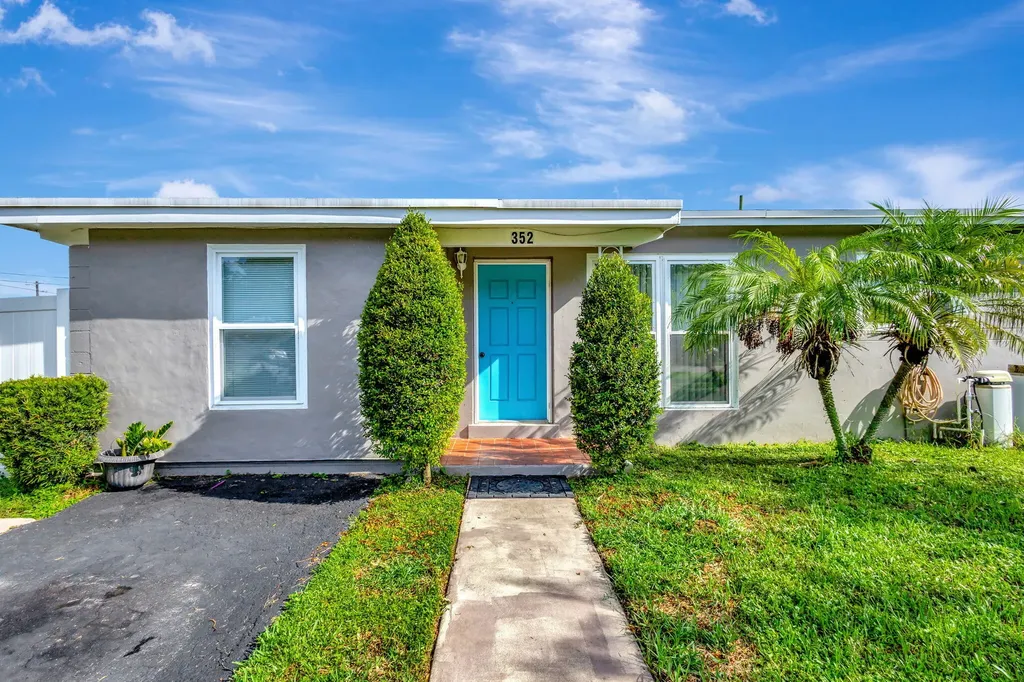 352 Winged Foot Road Palm Springs FL 33461