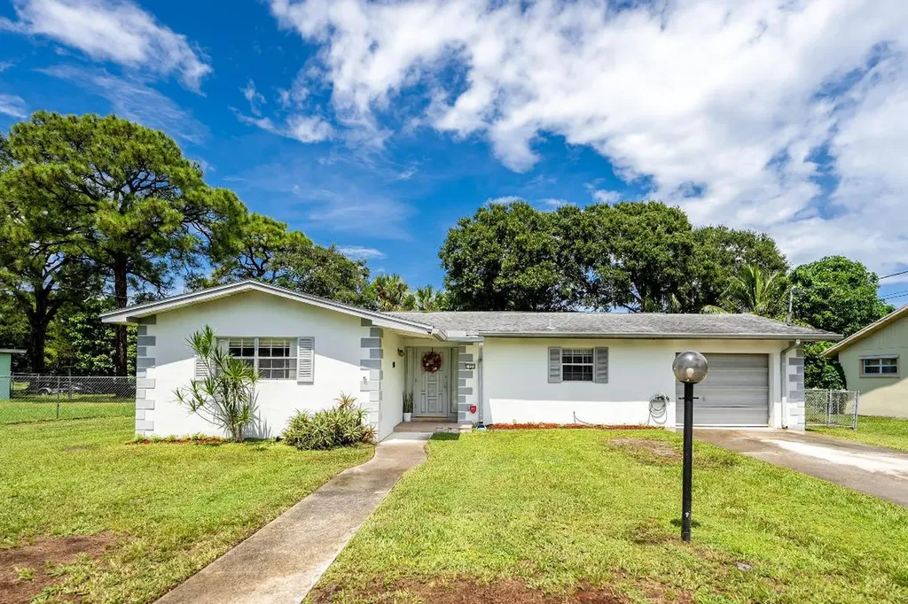 1124 Alameda Avenue Fort Pierce FL 34982