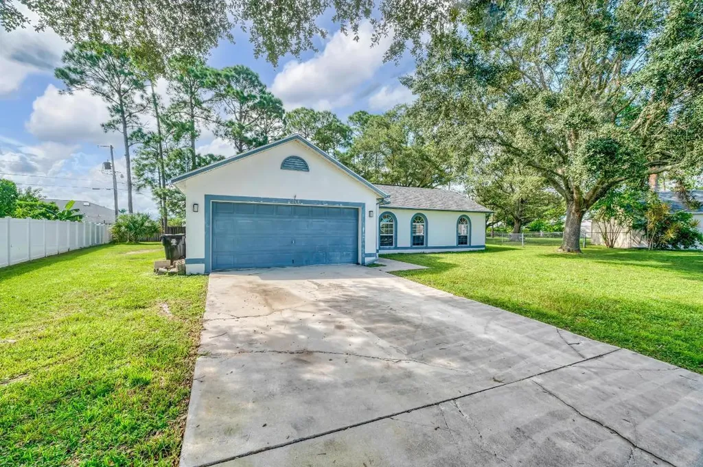 1800 SW Glenco Street Port St Lucie FL 34953