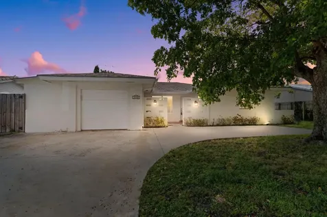 2270 NE 2nd Avenue Boca Raton FL 33431