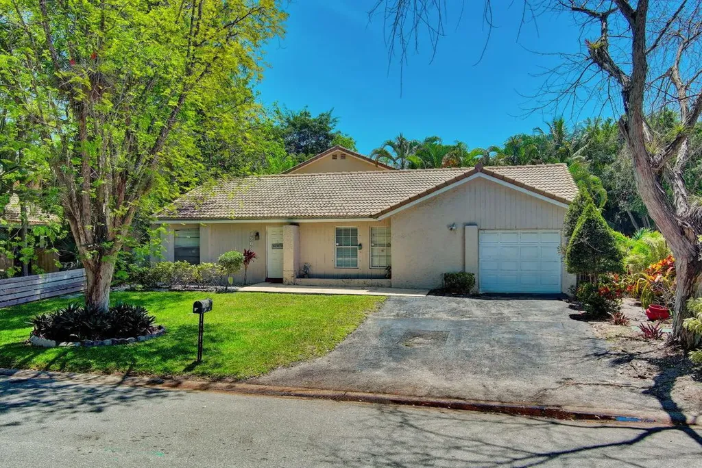 1208 NW 89th Drive Coral Springs FL 33071
