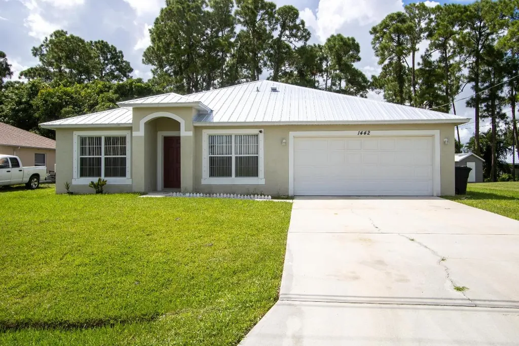 1442 SW Medina Avenue Port St Lucie FL 34953