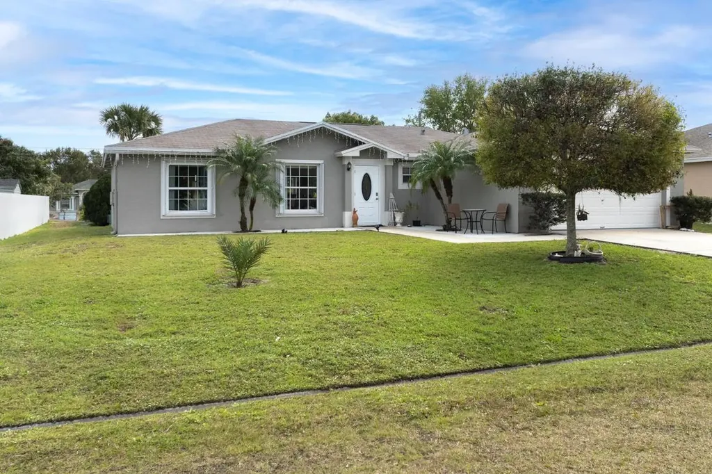 2525 SW Abate Street Port St Lucie FL 34953