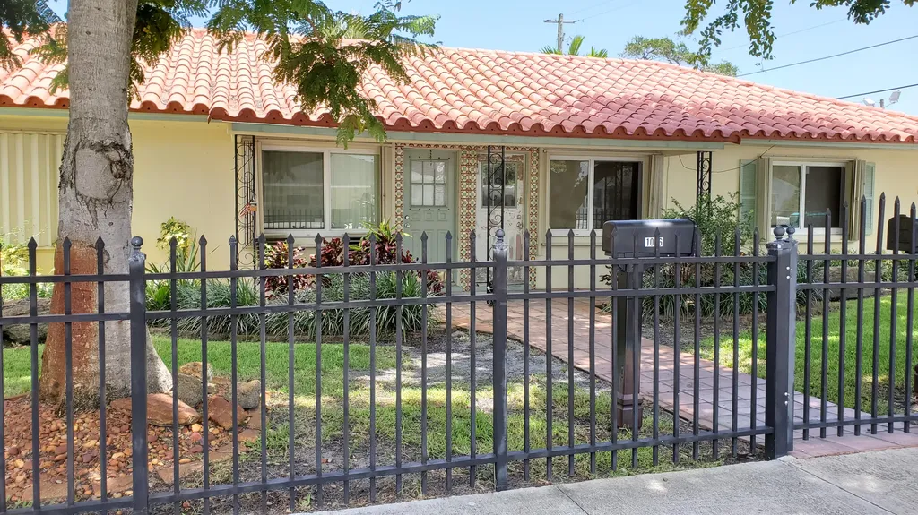 1006 SE 4th Street Boynton Beach FL 33435