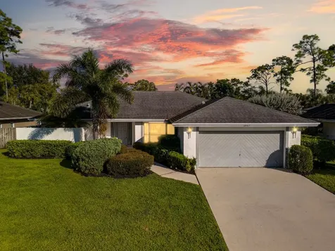 14547 Autumn Avenue Wellington FL 33414