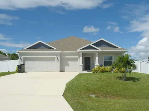 3974 SW Halcomb Street Port St Lucie FL 34953
