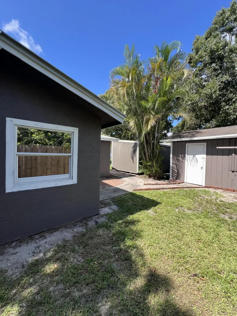 1006 Apple Street Fort Pierce FL 34950