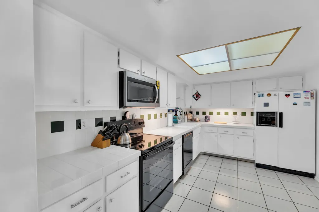 3221 E Golf Boulevard Pompano Beach FL 33064
