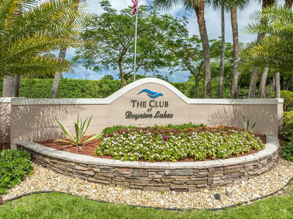 17 Mayfair Lane Boynton Beach FL 33426