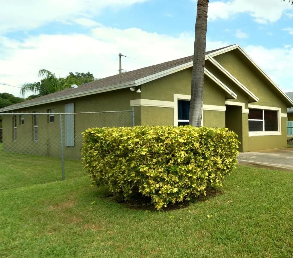 1598 W 19th Street Riviera Beach FL 33404