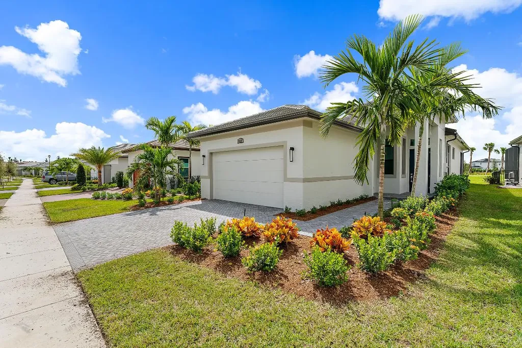 9333 SW Pepoli Way Port St Lucie FL 34987