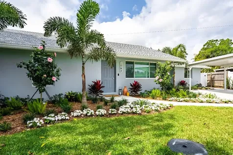 1042 Churchill Circle S West Palm Beach FL 33405