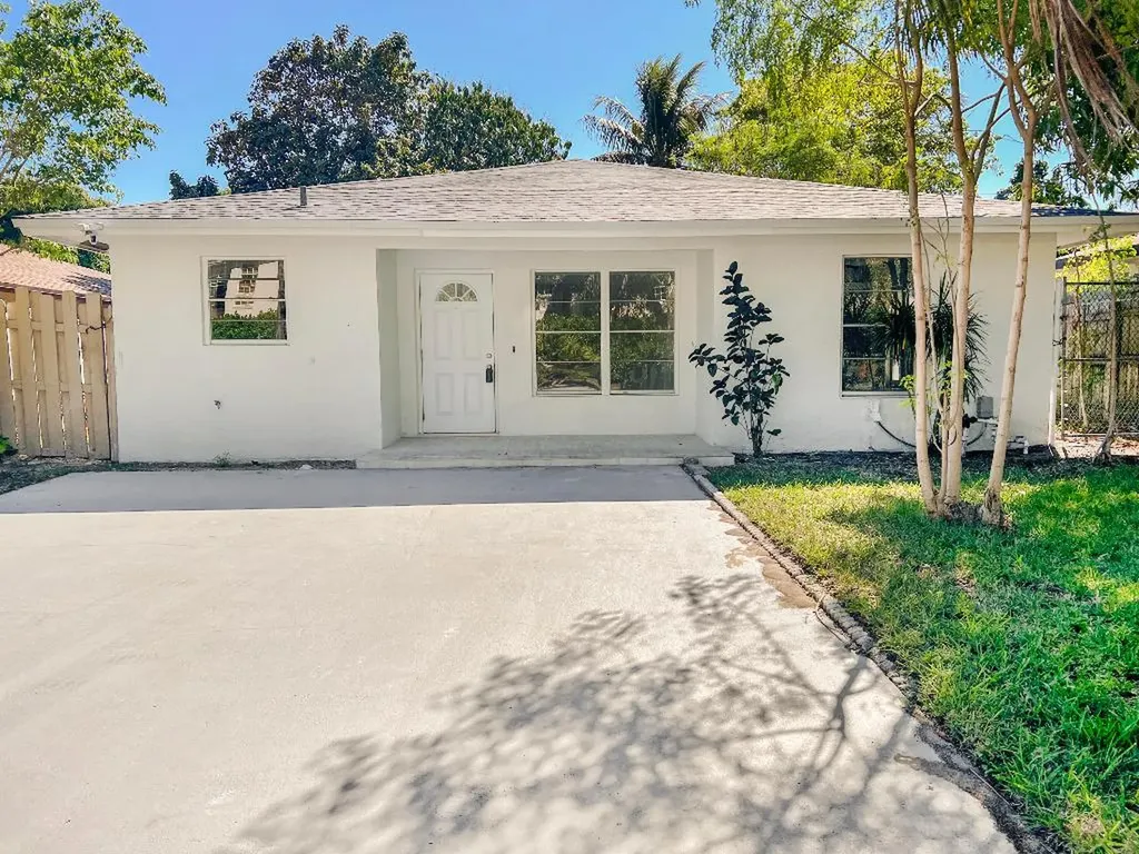 136 Reigle Avenue Delray Beach FL 33444