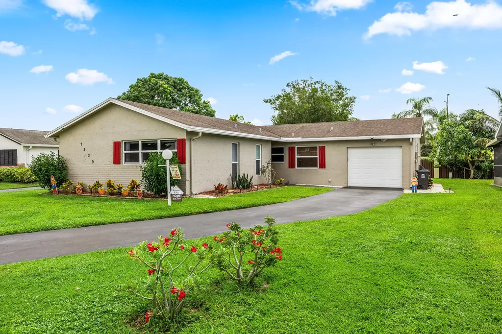 7339 Pineneedle Lane Lake Worth FL 33467