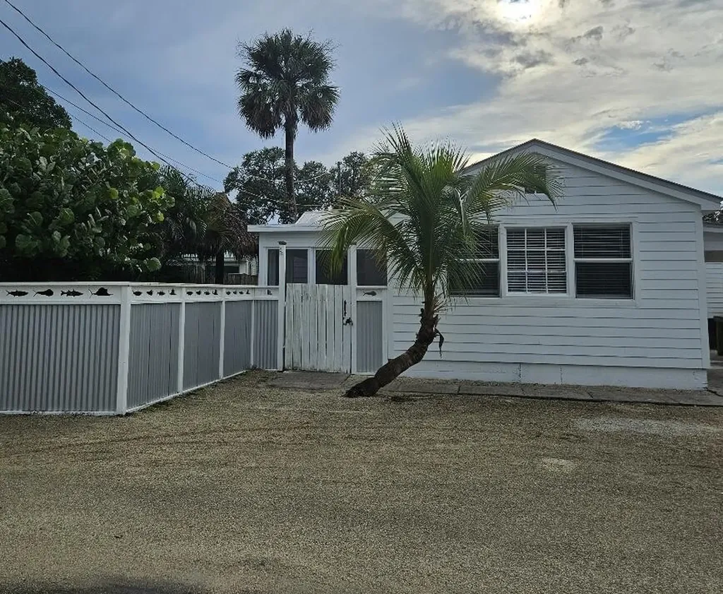 2492 NE Pine Avenue Jensen Beach FL 34957