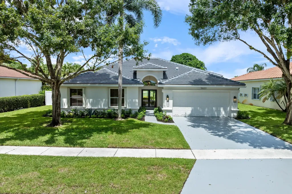 5623 Bermuda Dunes Circle Lake Worth FL 33463