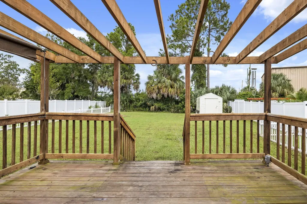 1657 Elkhart Circle Tavares FL 32778