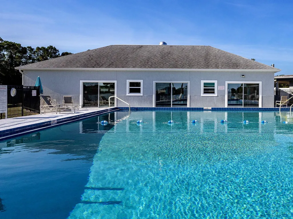 1657 Elkhart Circle Tavares FL 32778