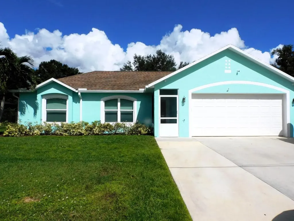373 SW De Gouvea Terrace Port St Lucie FL 34984