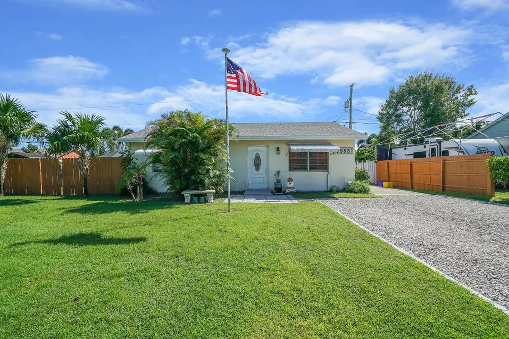 9052 Fountain Road Lake Worth FL 33467