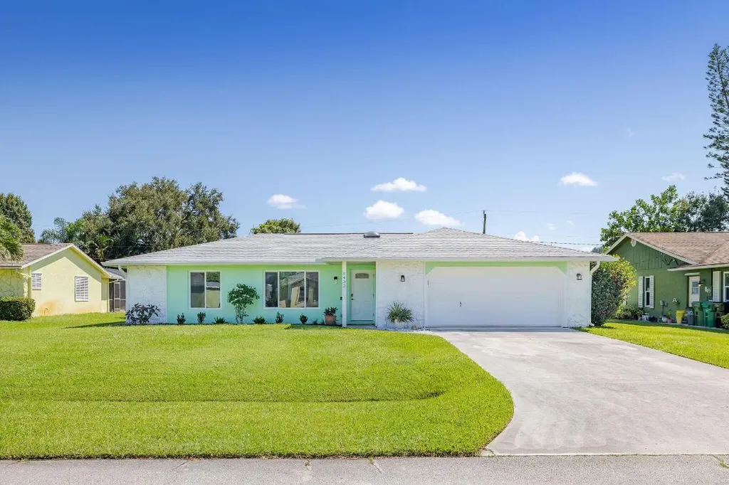 2432 SE Caligula Avenue Port St Lucie FL 34952