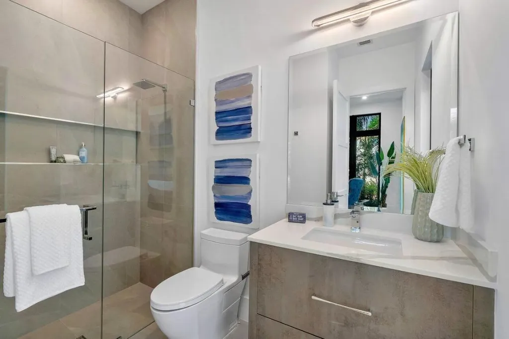 2737 NE 18th Street Fort Lauderdale FL 33305