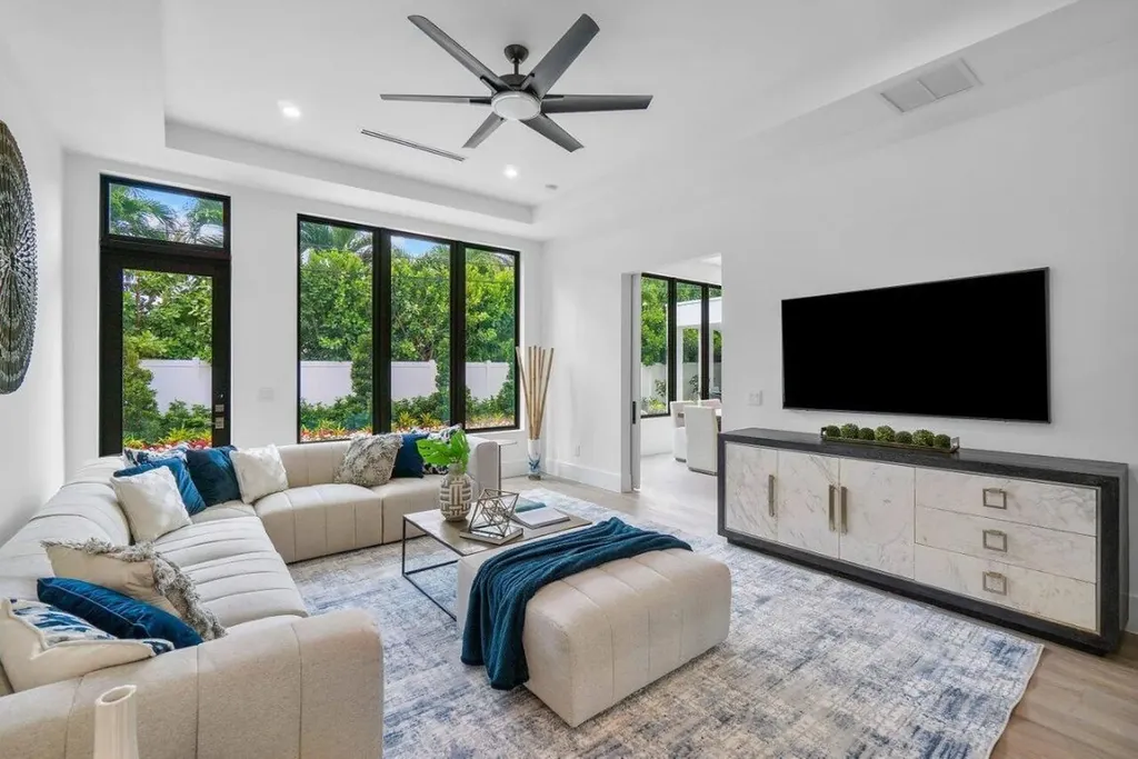 2737 NE 18th Street Fort Lauderdale FL 33305