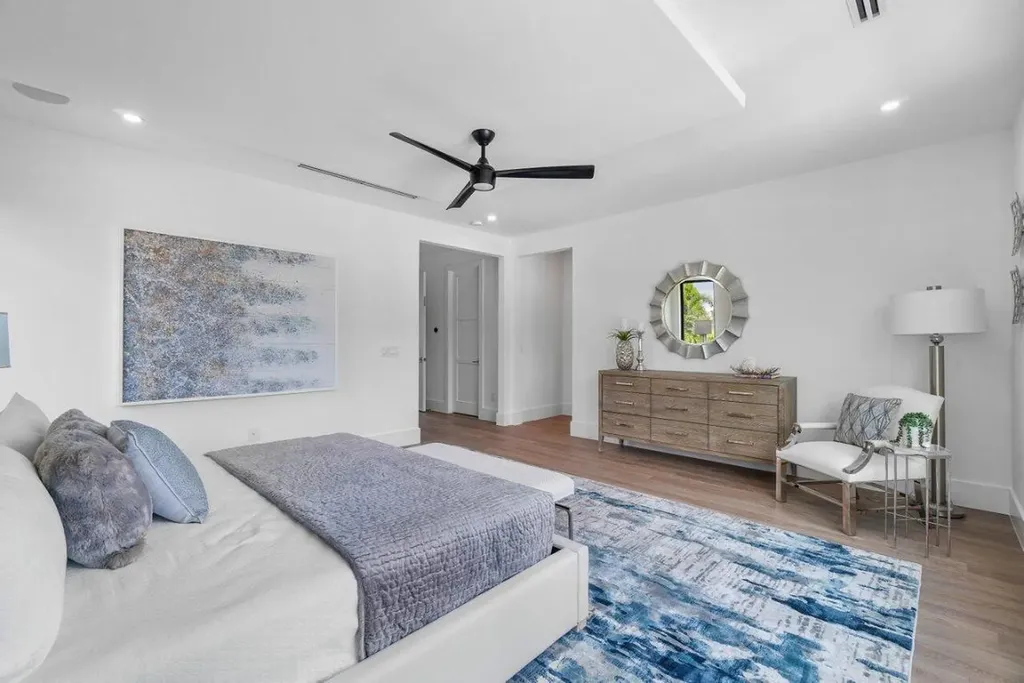 2737 NE 18th Street Fort Lauderdale FL 33305