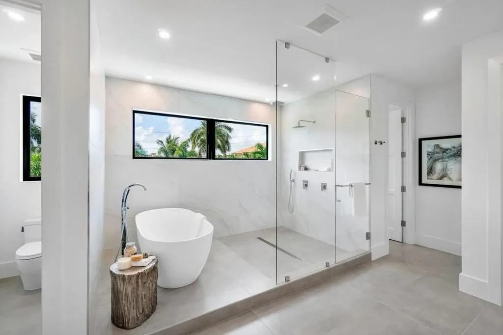 2737 NE 18th Street Fort Lauderdale FL 33305