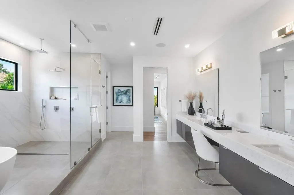 2737 NE 18th Street Fort Lauderdale FL 33305