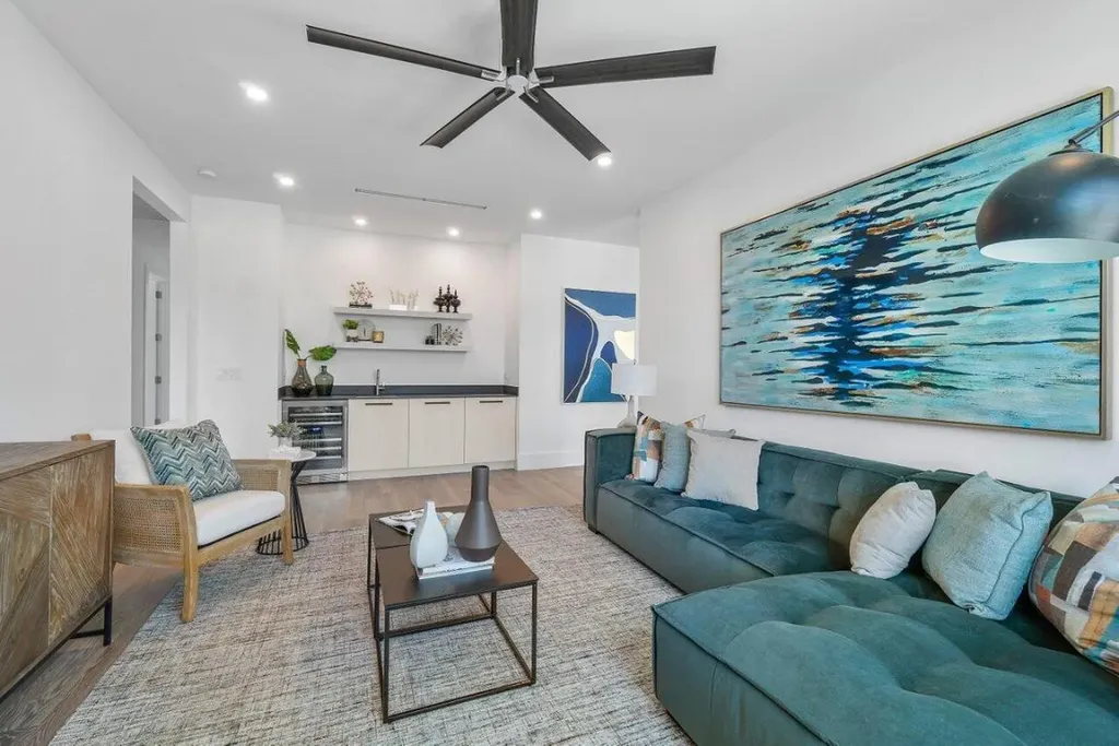 2737 NE 18th Street Fort Lauderdale FL 33305