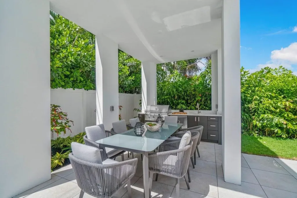 2737 NE 18th Street Fort Lauderdale FL 33305