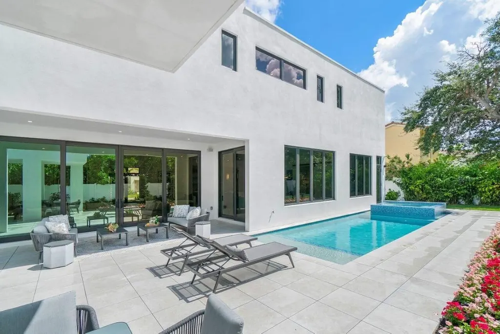 2737 NE 18th Street Fort Lauderdale FL 33305