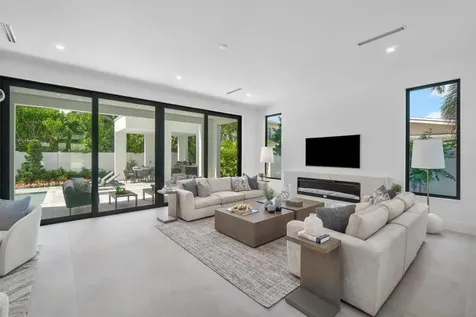 2737 NE 18th Street Fort Lauderdale FL 33305