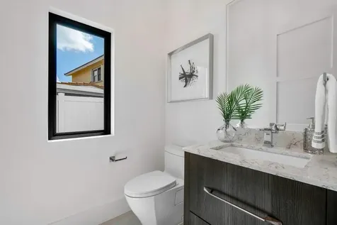 2737 NE 18th Street Fort Lauderdale FL 33305