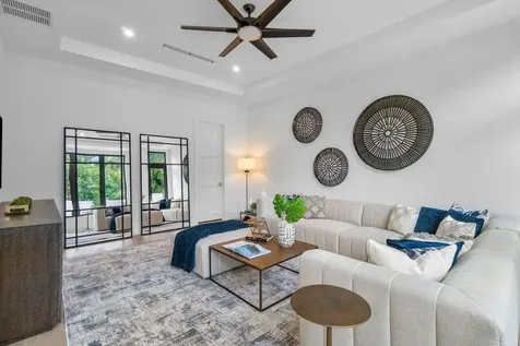 2737 NE 18th Street Fort Lauderdale FL 33305