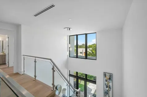 2737 NE 18th Street Fort Lauderdale FL 33305
