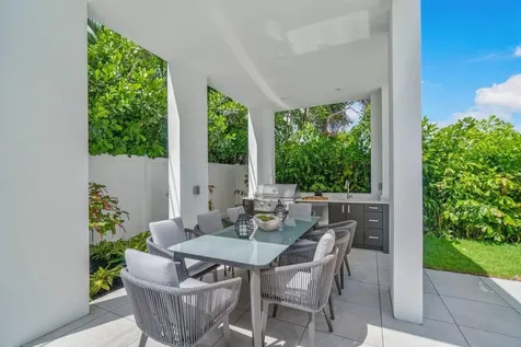 2737 NE 18th Street Fort Lauderdale FL 33305