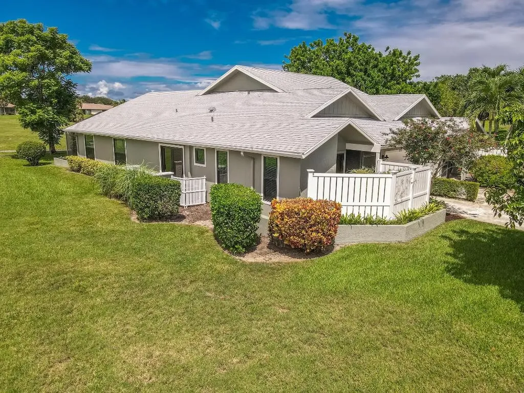 6787 SE Yorktown Drive Hobe Sound FL 33455