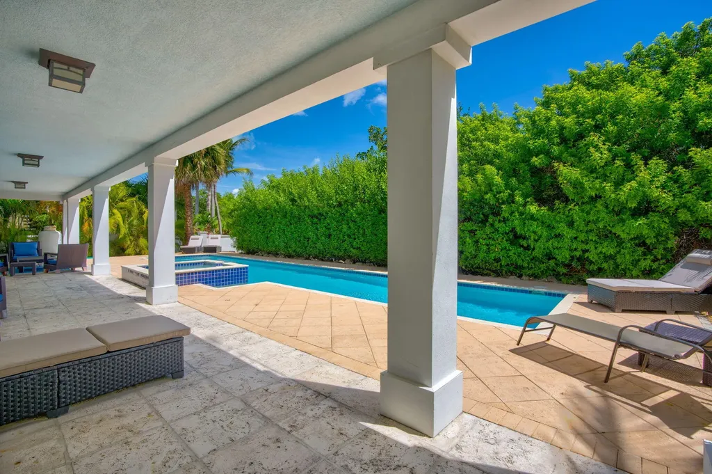 1330 Coury Drive Key Colony Beach FL