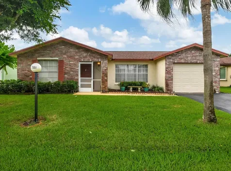 7351 Pine Park Drive N Lake Worth FL 33467
