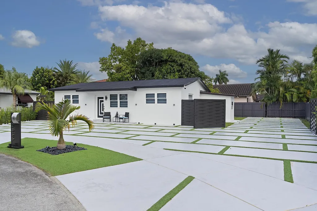2835 SW 103rd Court Miami FL 33165