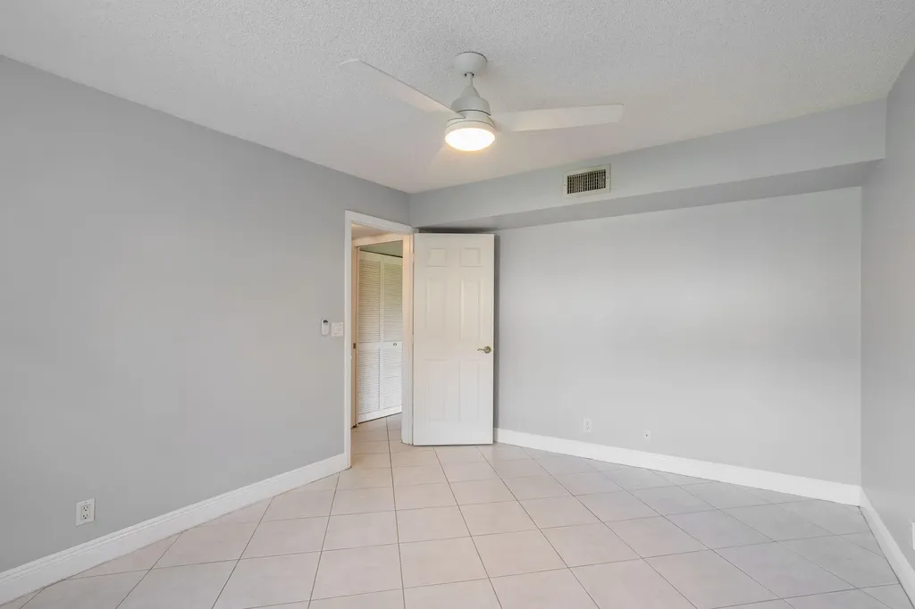 2900 SW 22nd Circle Delray Beach FL 33445