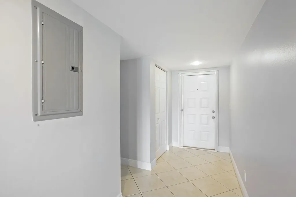 2900 SW 22nd Circle Delray Beach FL 33445