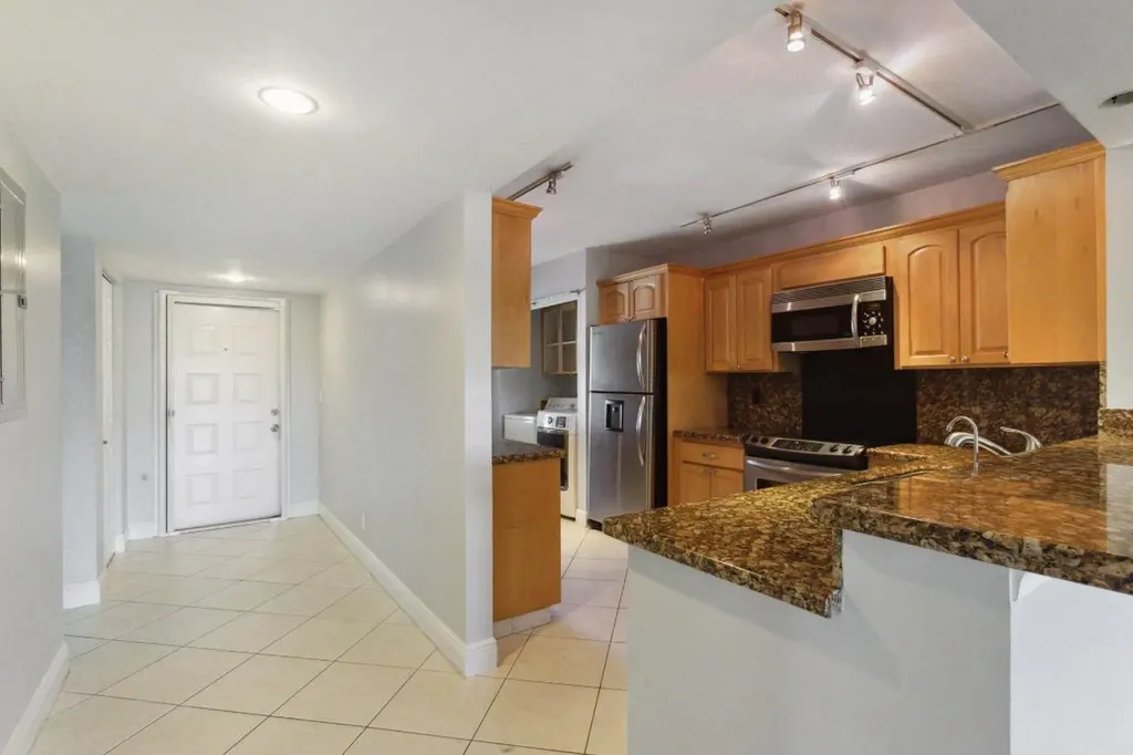 2900 SW 22nd Circle Delray Beach FL 33445