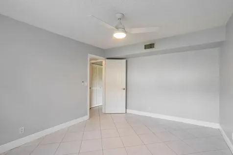 2900 SW 22nd Circle Delray Beach FL 33445