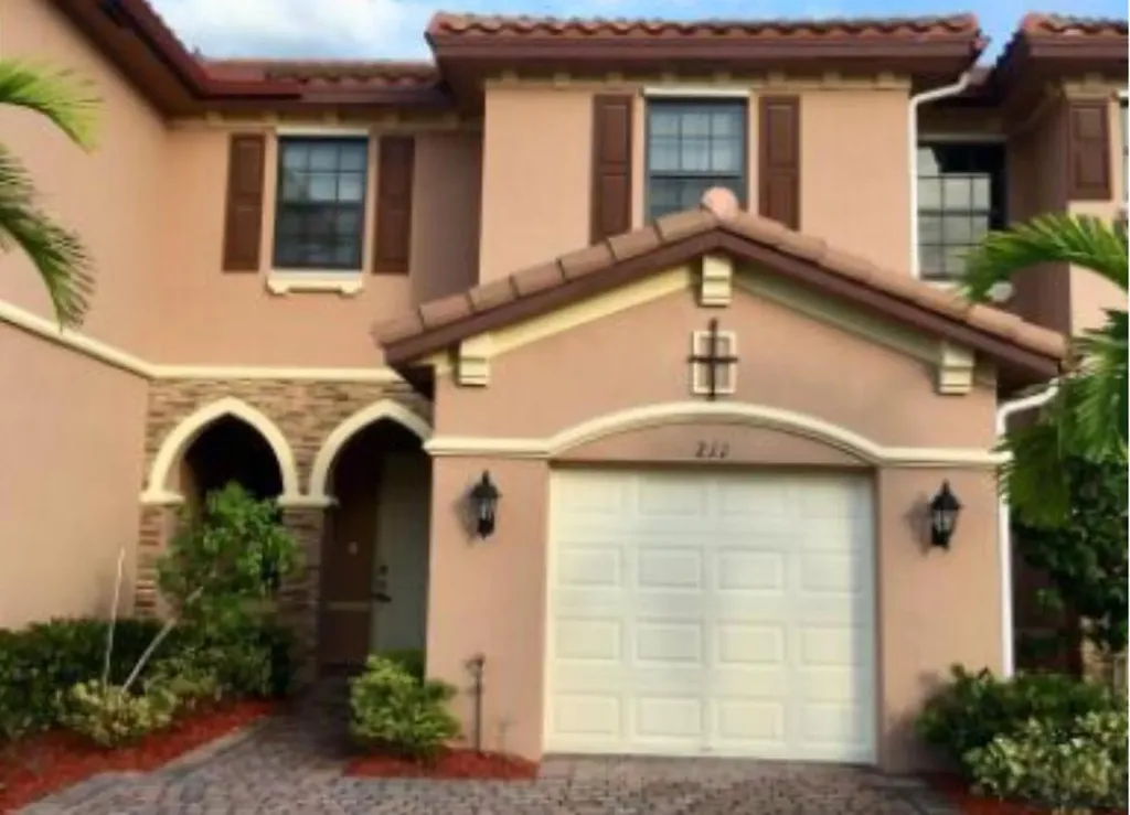 211 SE 37th Place Homestead FL 33033
