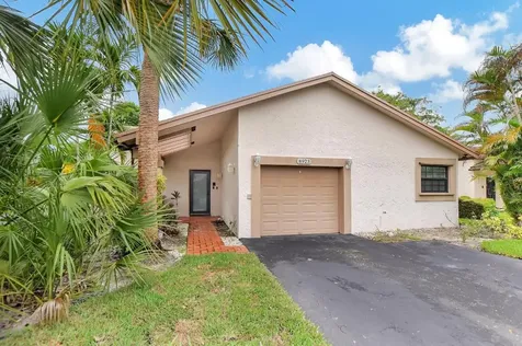 8923 Old Pine Road Boca Raton FL 33433