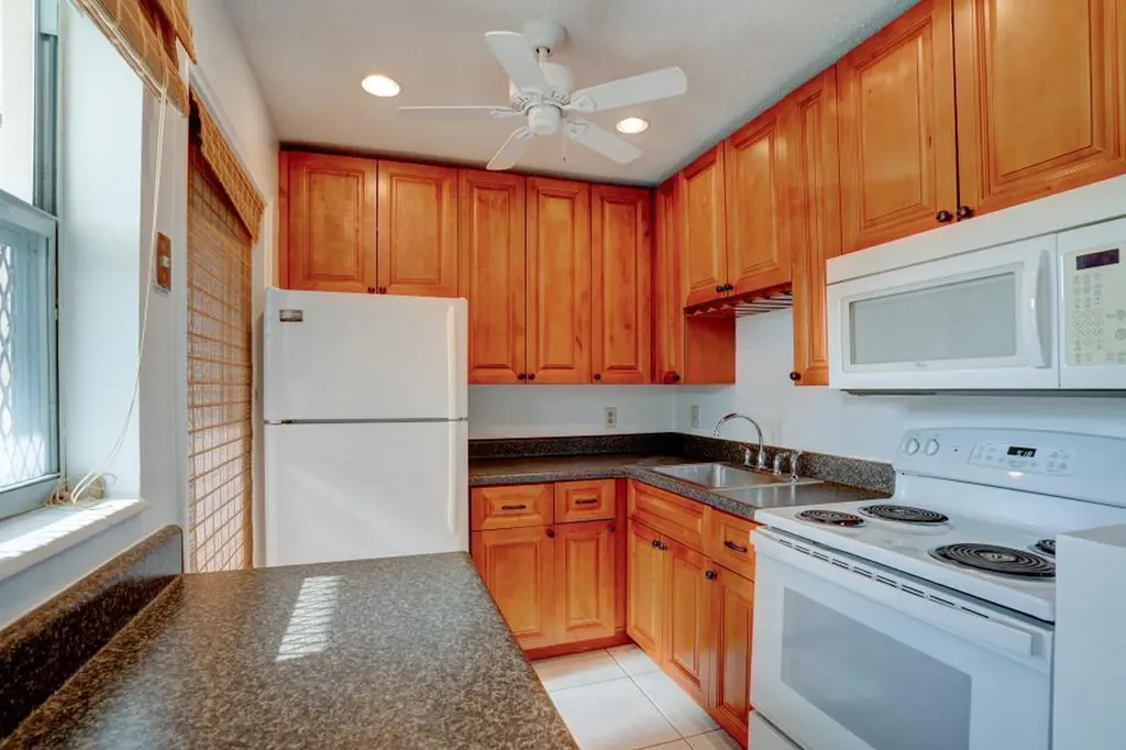 2111 NE 1st Court Boynton Beach FL 33435